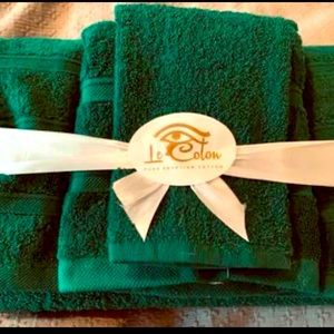 Egyptian Cotton Towel Set. 1 Bath, 1 Hand, 2 Face towels